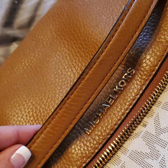 Michael kors handbag - Picture 10 of 14